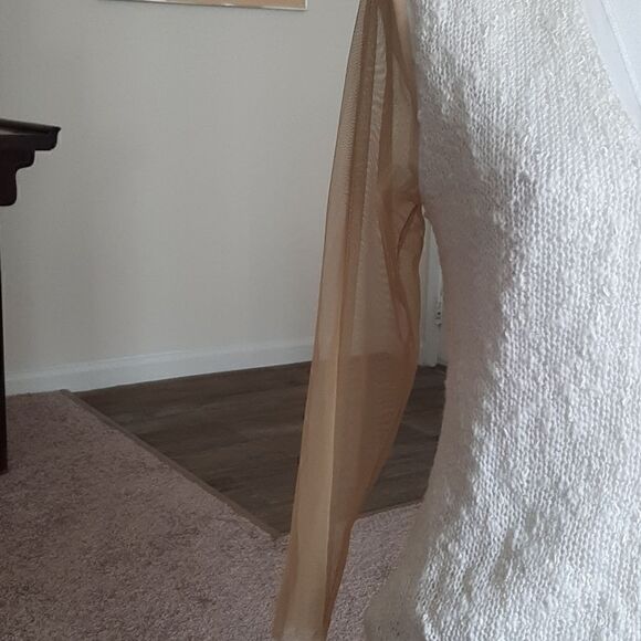 Elaris vintage white cardigan with tulle sleeves. - Picture 3 of 10